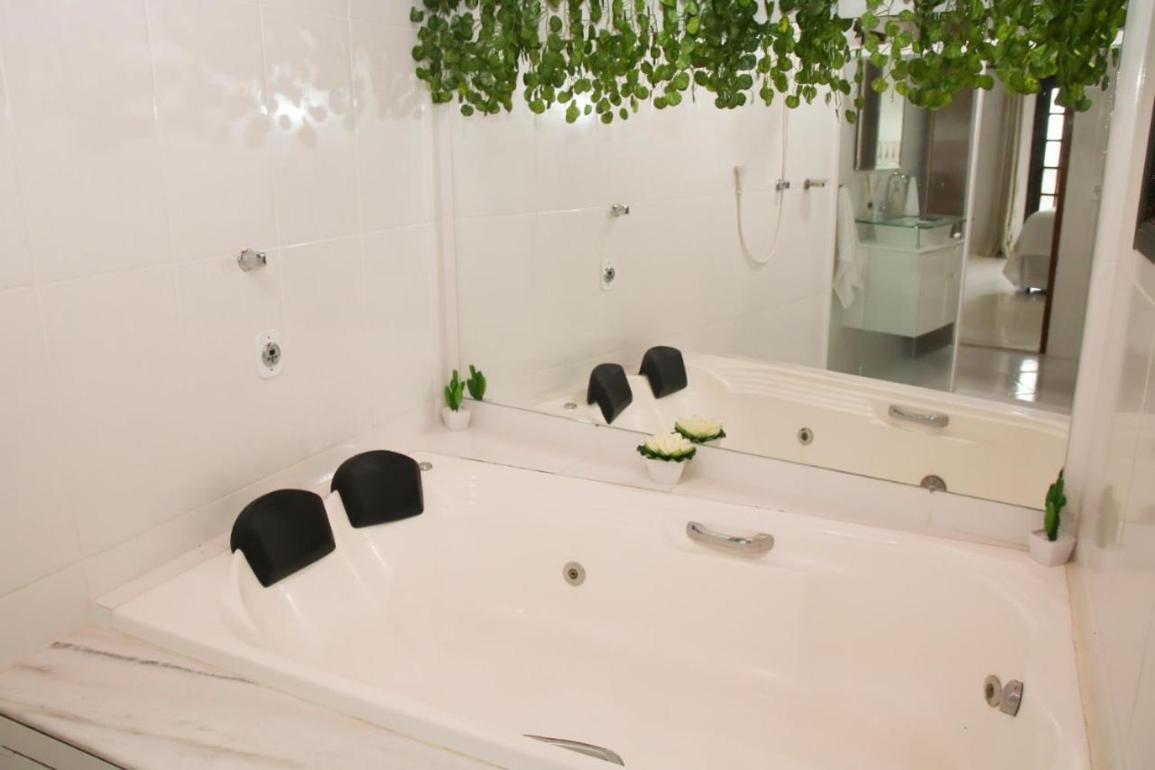 King Suite Spa Bath